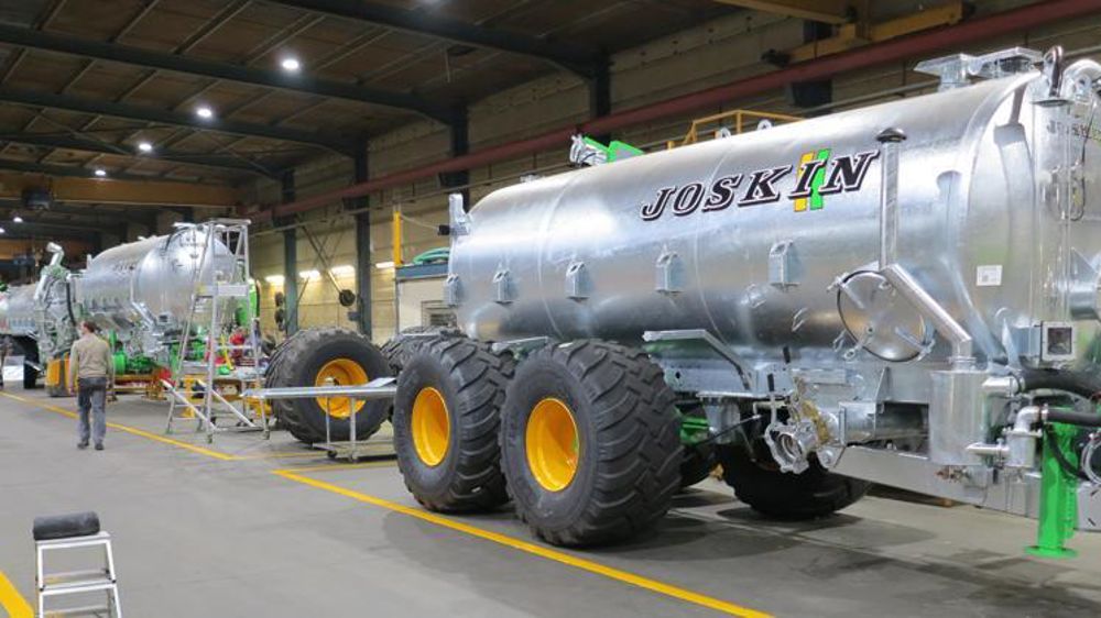 L’usine Joskin de Soumagne fabrique l’essentiel des « grosses » machines de transport et d’épandage. © R. Serai/GFA